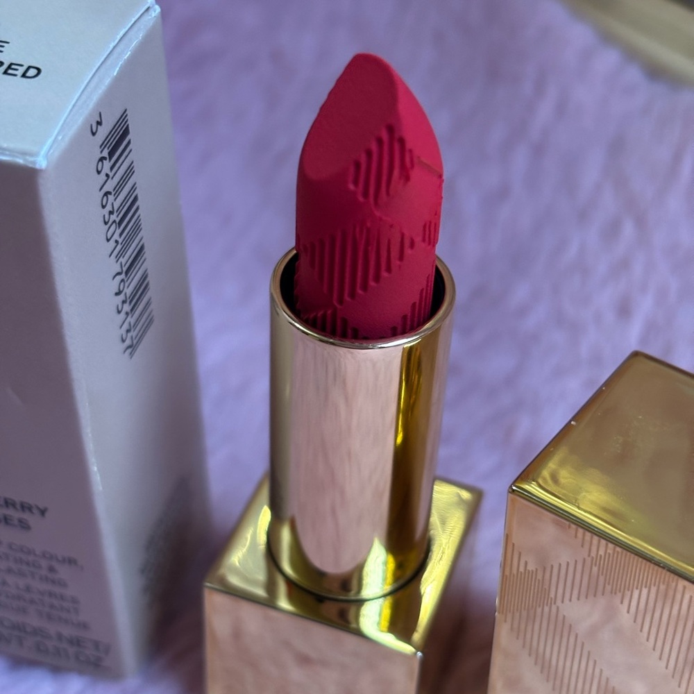 Burberry Kisses Matte Lipstick - Picture 3 of 4